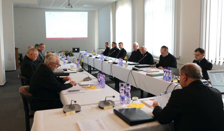 Slovensk biskupi maj duchovn cvienia