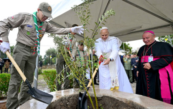 Afrika radostne vítala Svätého Otca Afrika radostne vítala Svätého Otca