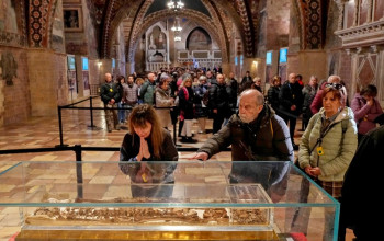 Svätý František žije ďalej Svätý František žije ďalej