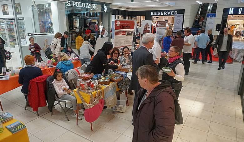 Socilne aktivity prezentovali v obchodnom centre