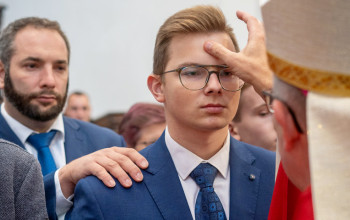 Mladí potrebujú zakúsiť, že Boh je živý Mladí potrebujú zakúsiť, že Boh je živý