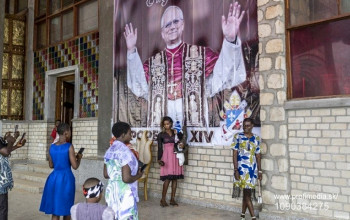 Svätý Otec šiel povzbudiť Cirkev v Afrike Svätý Otec šiel povzbudiť Cirkev v Afrike